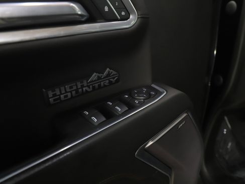 Used 2022 Chevrolet Silverado 1500 High Country w/ High Country Premium Package image 21
