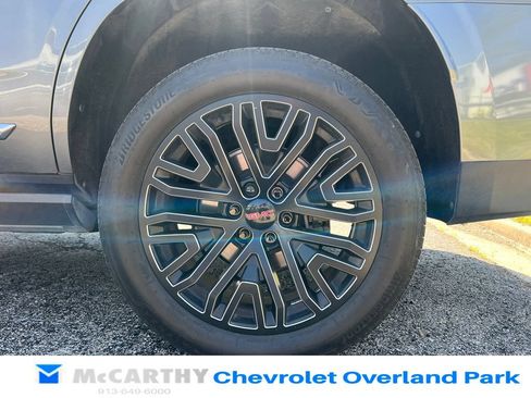 Used 2021 GMC Yukon Denali w/ Denali Ultimate Package AWD/4WD image 9