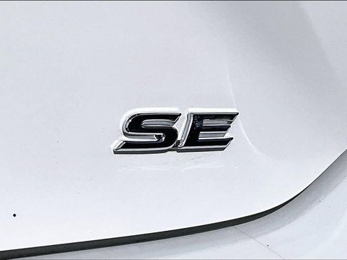 Used 2025 Toyota Camry SE image 21
