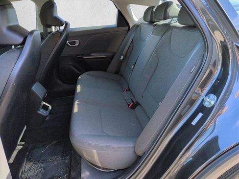 Used 2025 Kia K4 LXS image 18