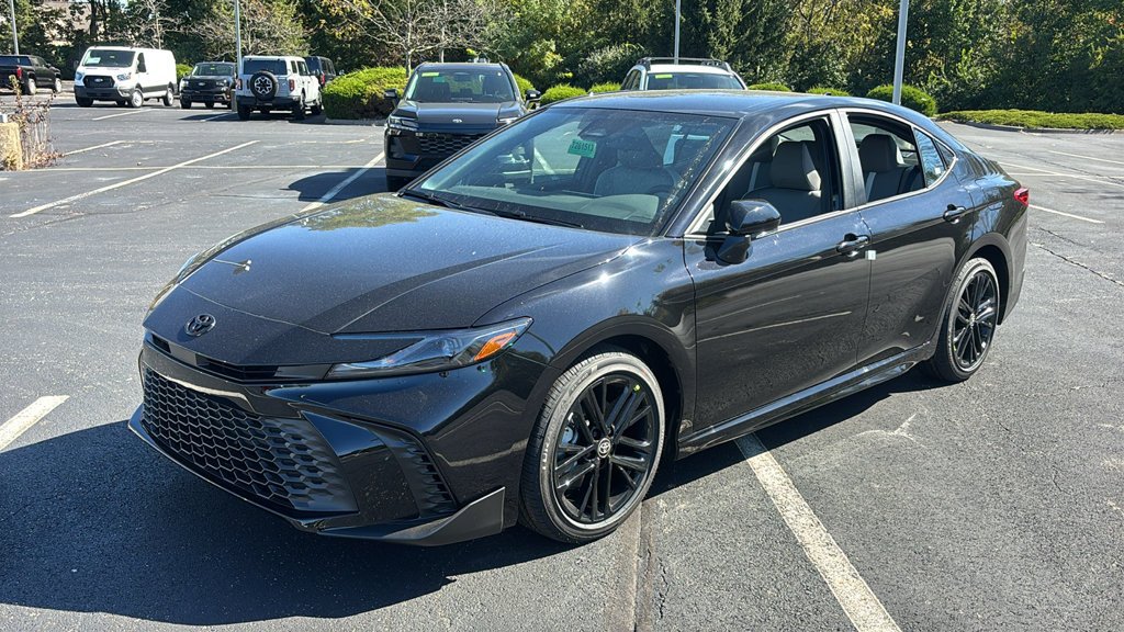 New 2026 Toyota Camry SE FWD image 3
