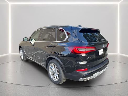 Used 2023 BMW X5 xDrive40i w/ Premium Package image 3