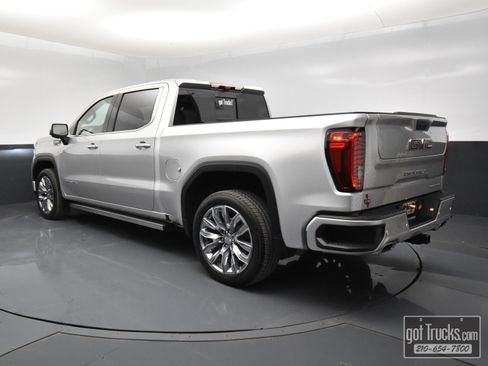Used 2022 GMC Sierra 1500 Denali w/ Denali Reserve Package image 4
