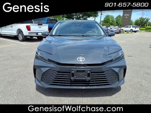 Used 2025 Toyota Camry LE FWD image 8