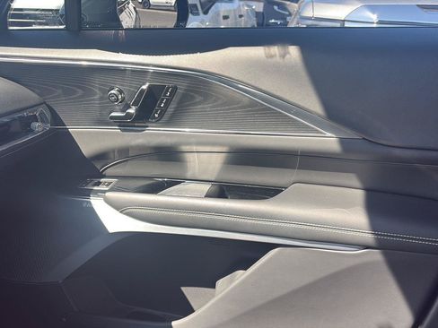 Used 2024 Cadillac Lyriq Luxury RWD image 22