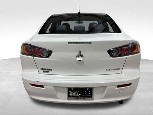 Used 2017 Mitsubishi Lancer ES image 7