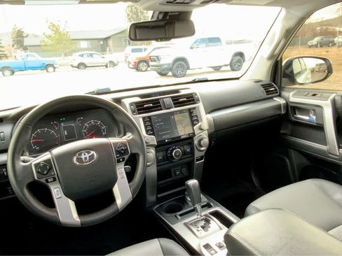 Used 2022 Toyota 4Runner SR5 Premium image 33