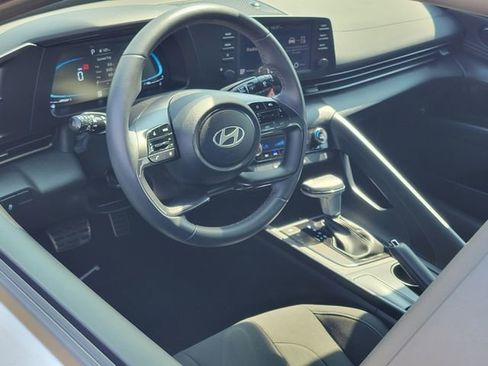 Used 2025 Hyundai Elantra Sport FWD image 5
