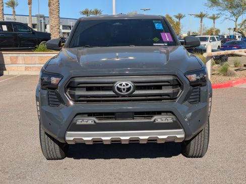 Used 2025 Toyota Tacoma SR5 image 8