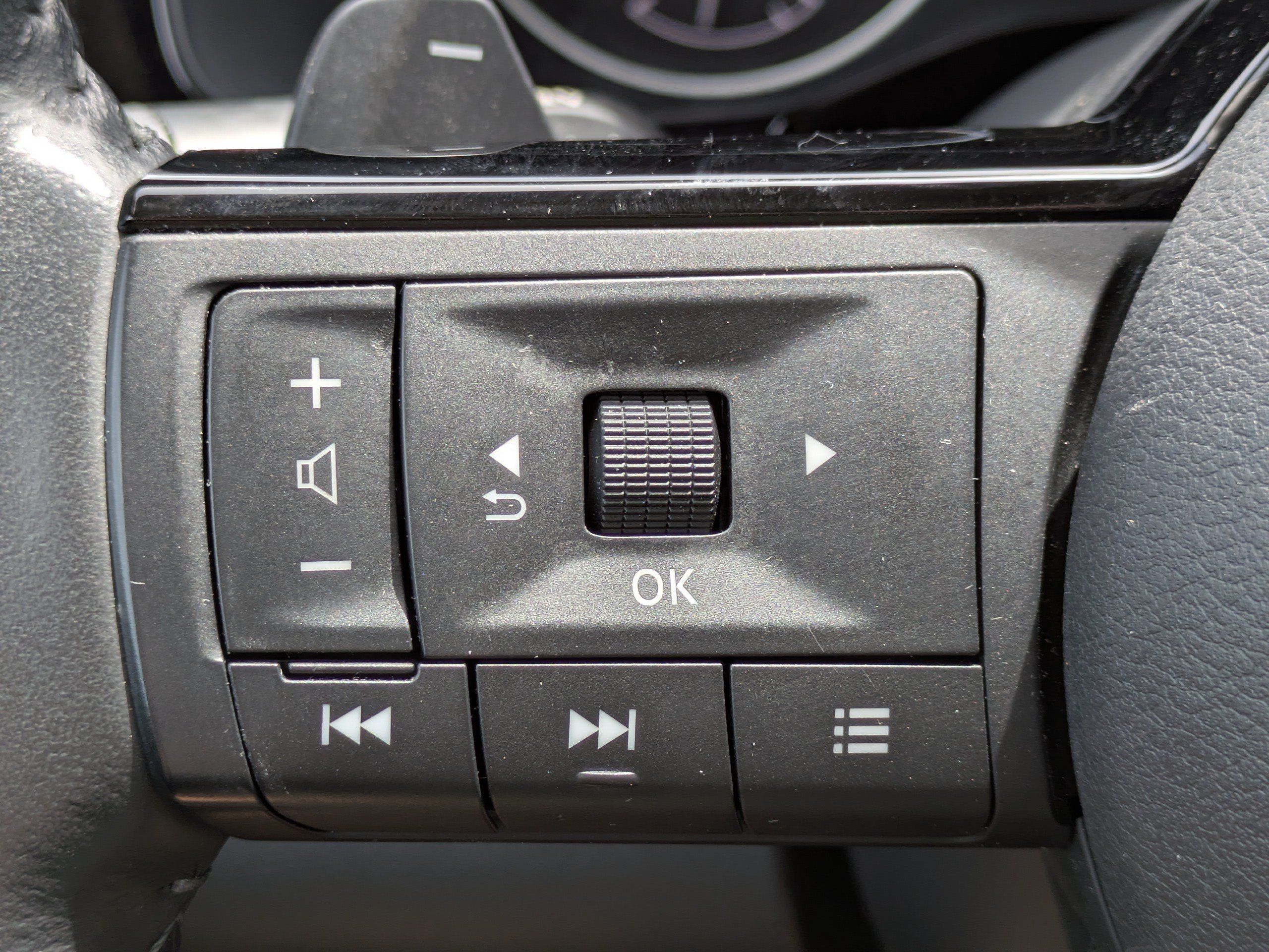Used 2023 Nissan Pathfinder SL FWD image 30