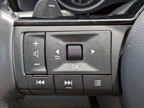 Used 2023 Nissan Pathfinder SL FWD image 30