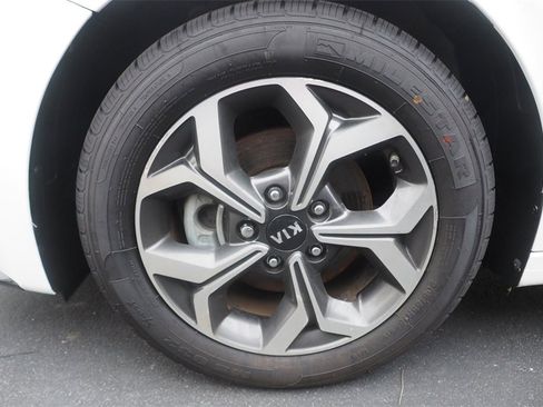 Used 2020 Kia Forte LXS image 28