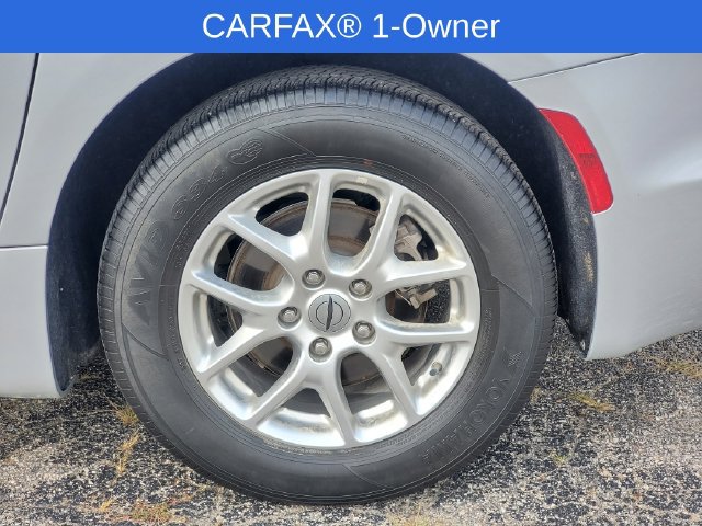 Used 2023 Chrysler Pacifica Touring-L FWD image 34