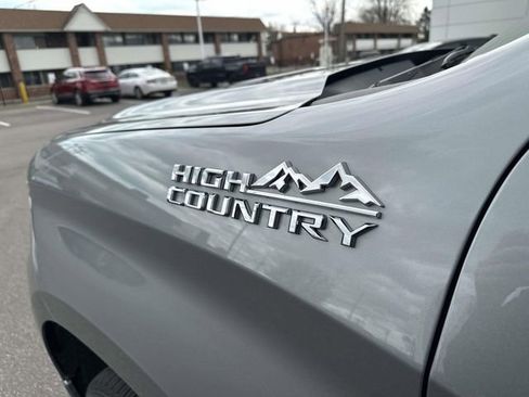 Used 2025 Chevrolet Silverado 1500 High Country w/ High Country Premium Package AWD/4WD image 11