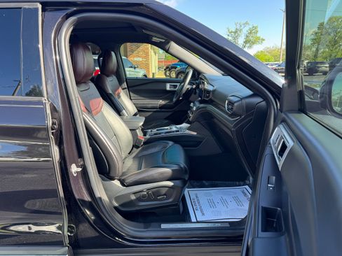 Used 2020 Ford Explorer Platinum AWD/4WD image 18