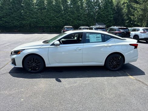 New 2026 Nissan Altima 2.5 SV w/ SV Special Edition Package AWD/4WD image 4