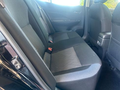 Used 2025 Nissan Versa SV FWD image 23