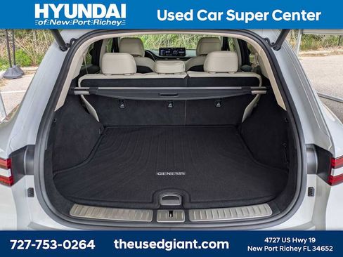 Used 2025 Genesis GV70 2.5T w/ Select Package AWD/4WD image 12