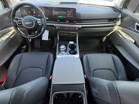 New 2026 Kia Carnival EX FWD image 11