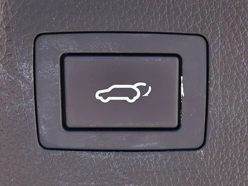Used 2017 Hyundai Santa Fe Sport FWD image 23