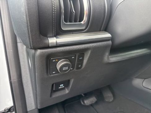 Used 2025 Ford Expedition Max Platinum AWD/4WD image 11