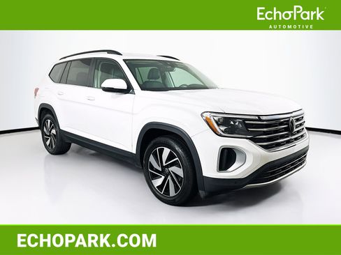 Used 2025 Volkswagen Atlas SE image 1