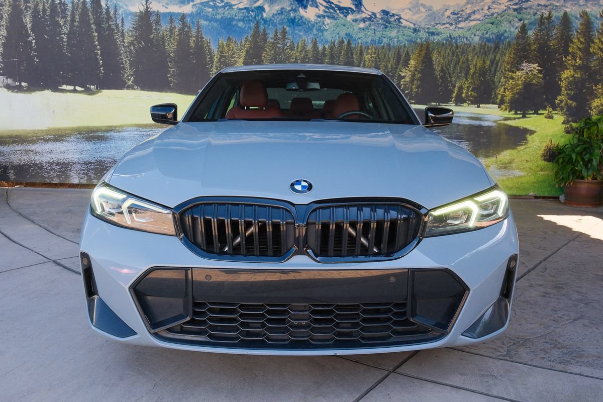Used 2024 BMW 330i Sedan w/ M Sport Package RWD image 2