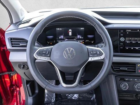 Used 2022 Volkswagen Taos SE image 11