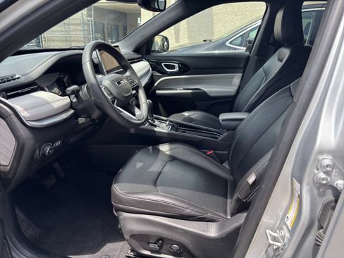 Used 2025 Jeep Compass Limited AWD/4WD image 28