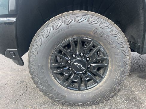 New 2026 Chevrolet Silverado 2500 ZR2 w/ LPO, Dark Essentials Package AWD/4WD image 37