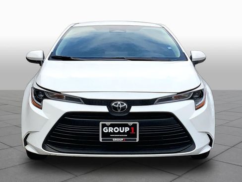 Used 2025 Toyota Corolla LE FWD image 3