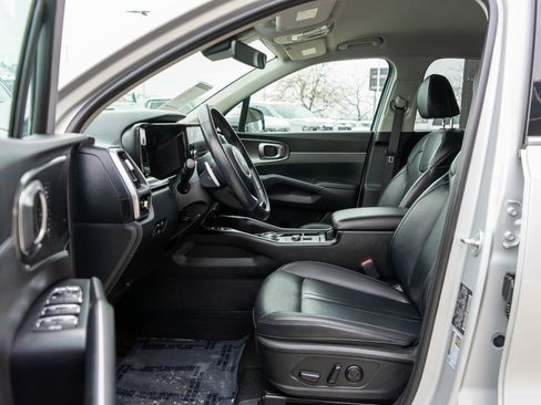 Certified 2023 Kia Sorento EX image 11