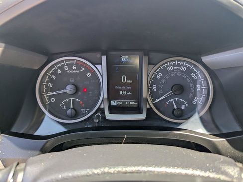 Used 2022 Toyota Tacoma SR5 w/ Technology Package AWD/4WD image 16