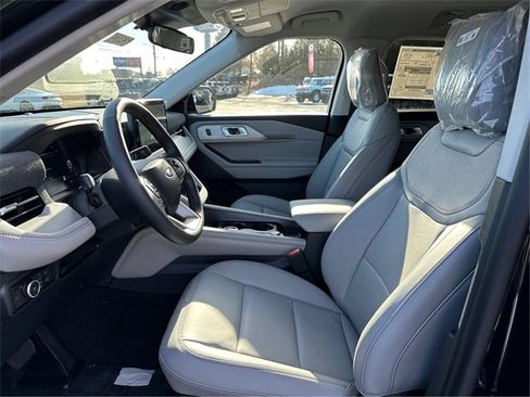 New 2026 Ford Explorer Active w/ Active Comfort Package image 9