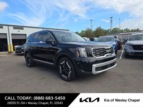 Certified 2024 Kia Telluride S AWD/4WD image 1