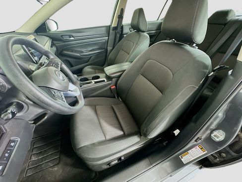 Used 2025 Nissan Altima 2.5 SV FWD image 13