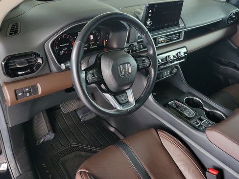 Used 2025 Honda Pilot Elite image 19