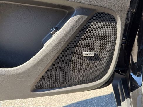 Used 2023 Chevrolet Traverse RS image 27