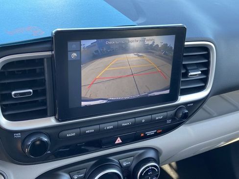 Used 2025 Hyundai Venue SEL FWD image 36