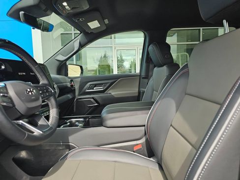 Used 2026 Chevrolet Silverado EV Trail Boss AWD/4WD image 26