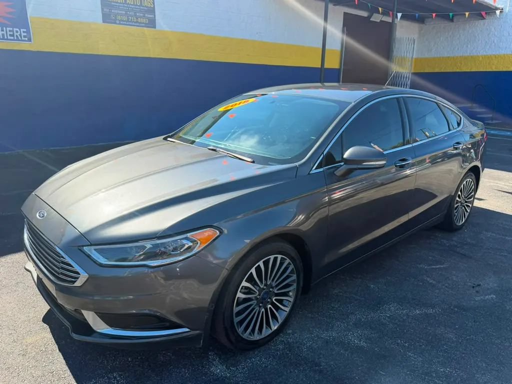 Used 2018 Ford Fusion SE w/ Fusion SE Technology Package FWD image 8