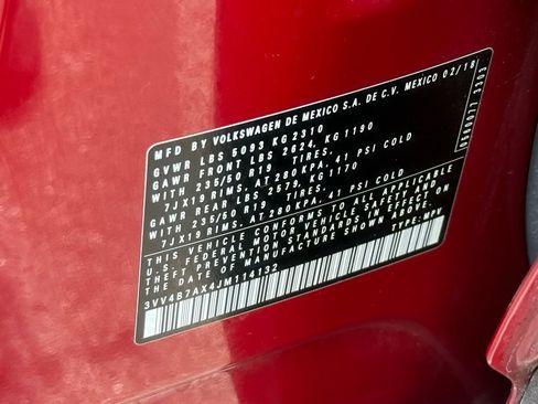 Used 2018 Volkswagen Tiguan SEL Premium image 43