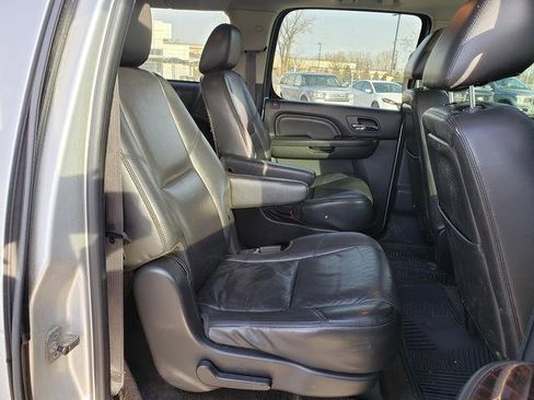 Used 2011 GMC Yukon XL Denali image 18