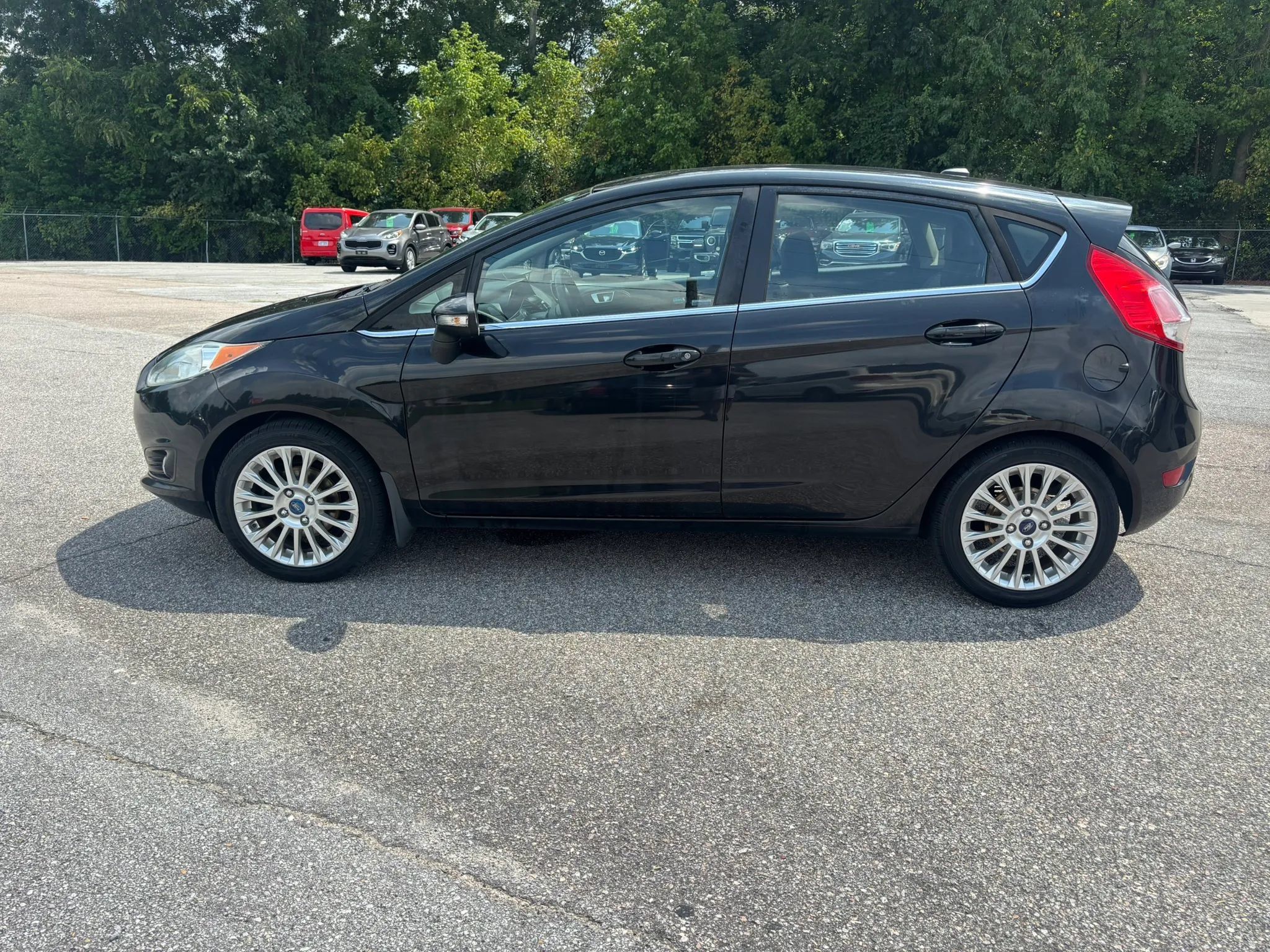 Used 2014 Ford Fiesta Titanium w/ Exterior Protection Package FWD image 8