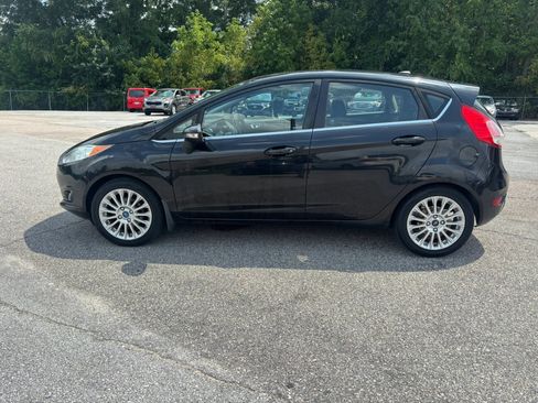 Used 2014 Ford Fiesta Titanium w/ Exterior Protection Package FWD image 8