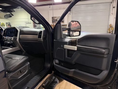 Used 2022 Ford F350 Lariat w/ Black Appearance Package AWD/4WD image 20