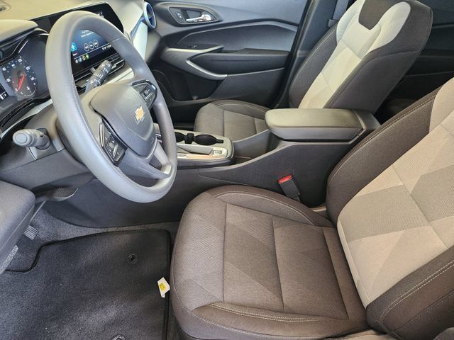 Used 2026 Chevrolet Trax LS FWD image 4