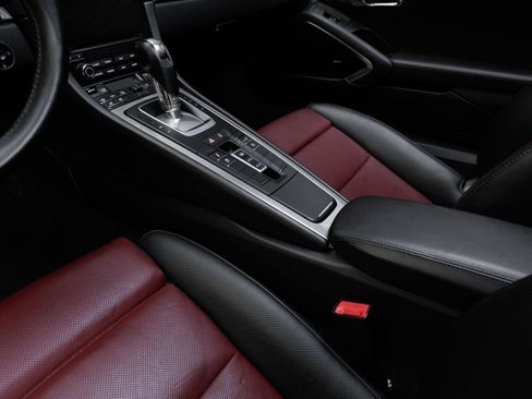 Certified 2018 Porsche 911 Turbo AWD/4WD image 21