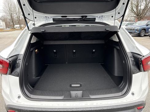 New 2026 Chevrolet Trax LT w/ LPO, Blackout Package image 14