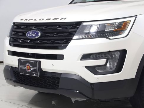 Used 2017 Ford Explorer Sport w/ Equipment Group 401A AWD/4WD image 57